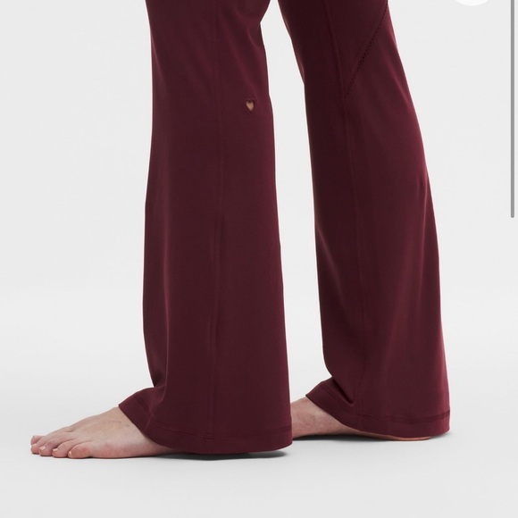 lululemon athletica Pants - NWT Lululemon Groove No Line Flared Pant Heart